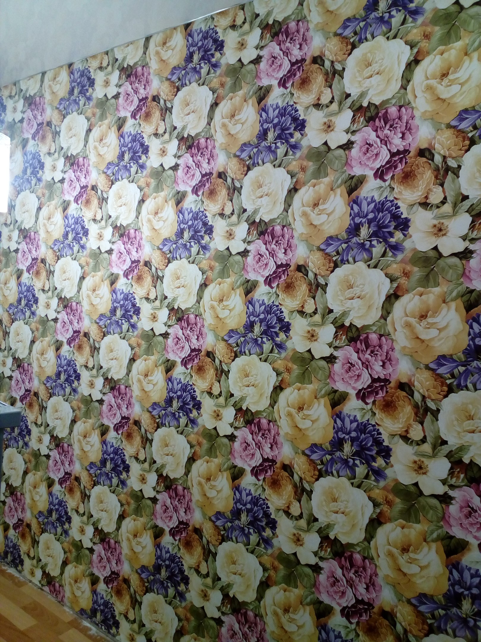 Поклейка обоев,ул.Мельничная.